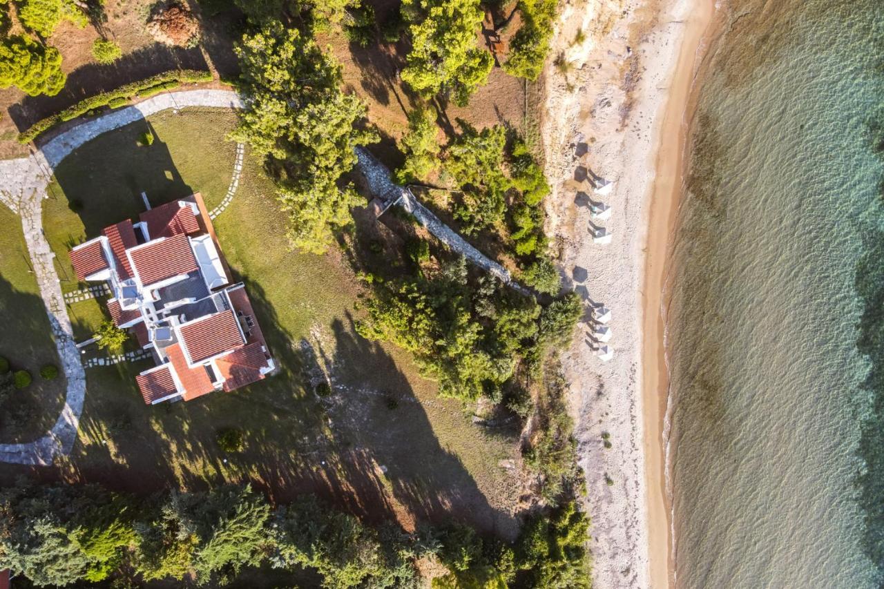 Luna Villa Private Beach Неа-Іраклія Екстер'єр фото